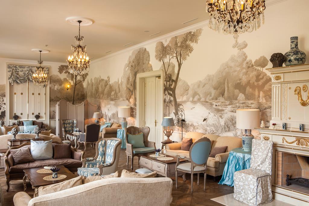 Amade Chateau Vrakúň Buitenkant foto